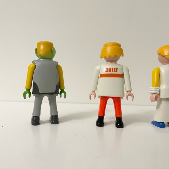 Lot of 10 Playmobil Figures Toys - Picture 11 of 11